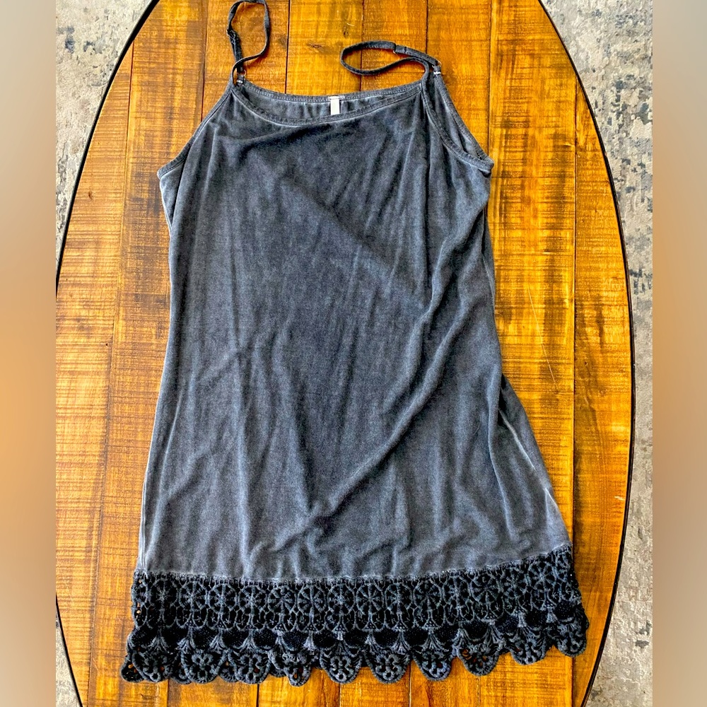Tunic style tank with edging